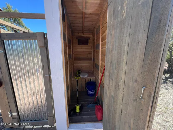 $148,500 | 182 Northeast Cook's Trail, Ash Fork, AZ 86320