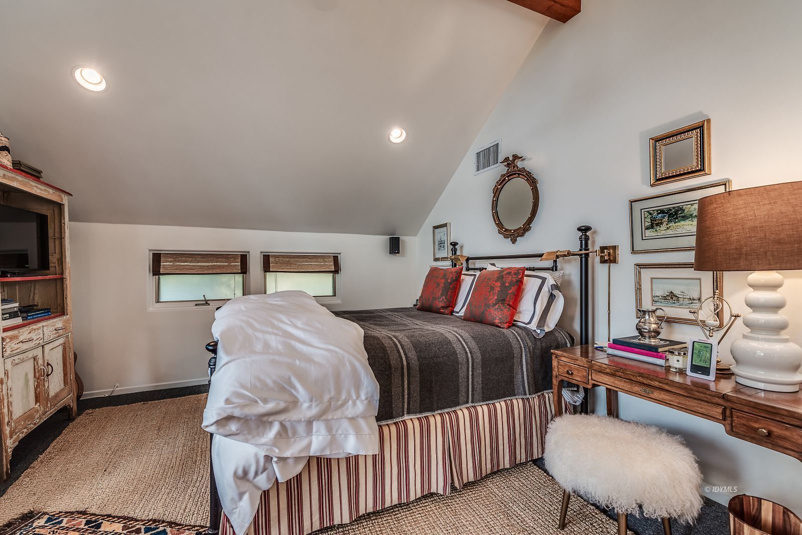 52430 Double View Drive Idyllwild, CA 92549 - Photo 16 of 75 a bedroom with a bed and wooden floor