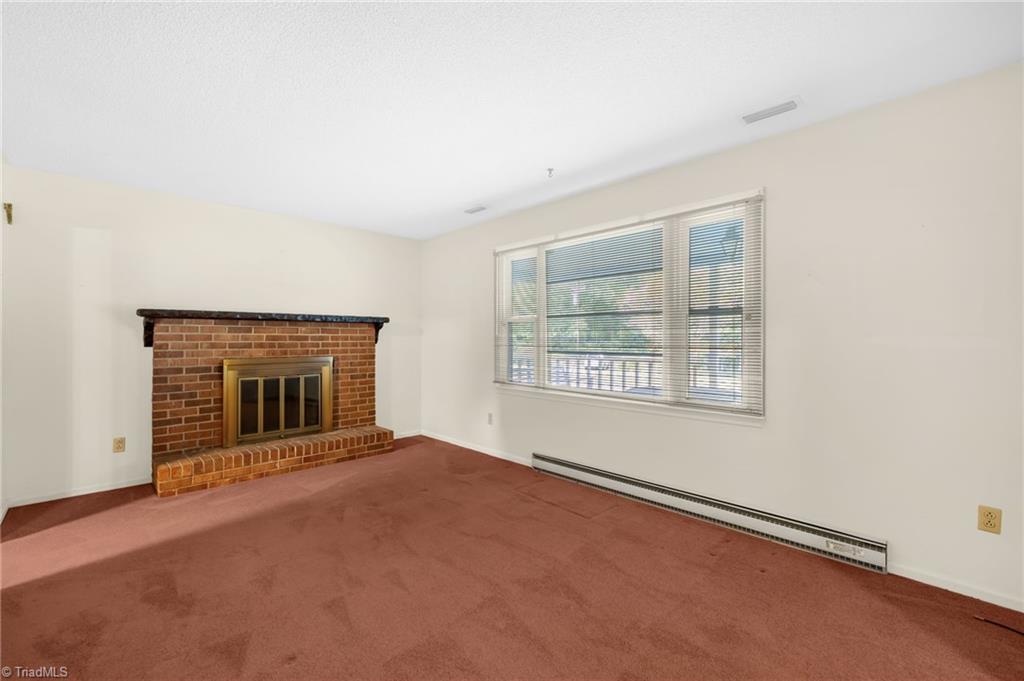 2176 Old Hollow Road Walkertown, NC 27051 - Photo 12 of 46 Living Room
