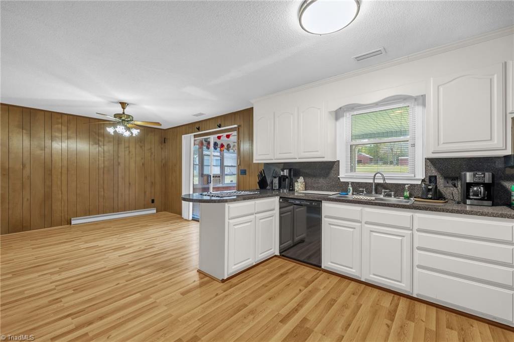 2176 Old Hollow Road Walkertown, NC 27051 - Photo 18 of 46 Kitchen