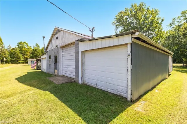 $430,000 | 2176 Old Hollow Road, Walkertown, NC 27051