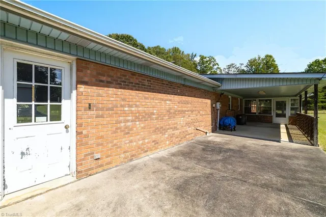 $430,000 | 2176 Old Hollow Road, Walkertown, NC 27051