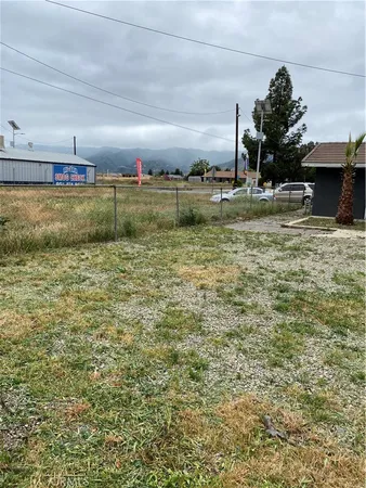 $1,995 | 16510 Lakeshore Drive, Lake Elsinore, CA 92530