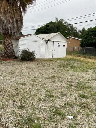 $1,995 | 16510 Lakeshore Drive, Lake Elsinore, CA 92530