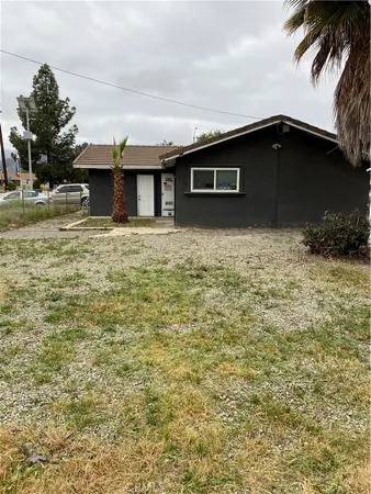 $1,995 | 16510 Lakeshore Drive, Lake Elsinore, CA 92530