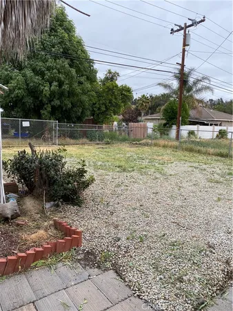 $1,995 | 16510 Lakeshore Drive, Lake Elsinore, CA 92530