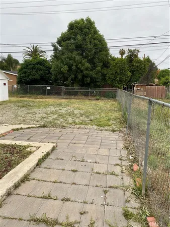 $1,995 | 16510 Lakeshore Drive, Lake Elsinore, CA 92530
