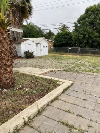 $1,995 | 16510 Lakeshore Drive, Lake Elsinore, CA 92530