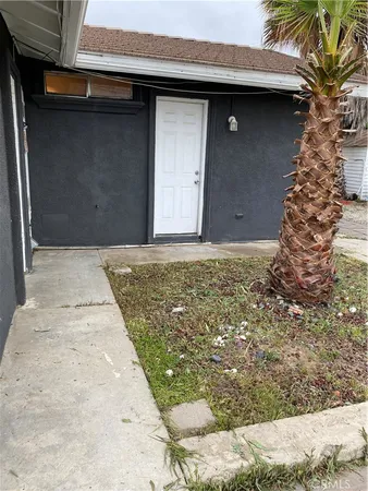 $1,995 | 16510 Lakeshore Drive, Lake Elsinore, CA 92530