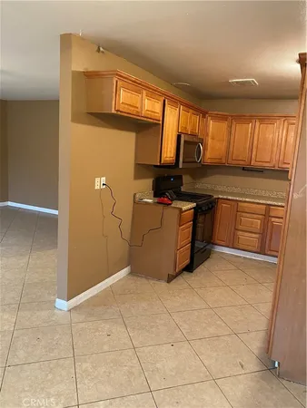 $1,995 | 16510 Lakeshore Drive, Lake Elsinore, CA 92530