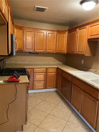 $1,995 | 16510 Lakeshore Drive, Lake Elsinore, CA 92530
