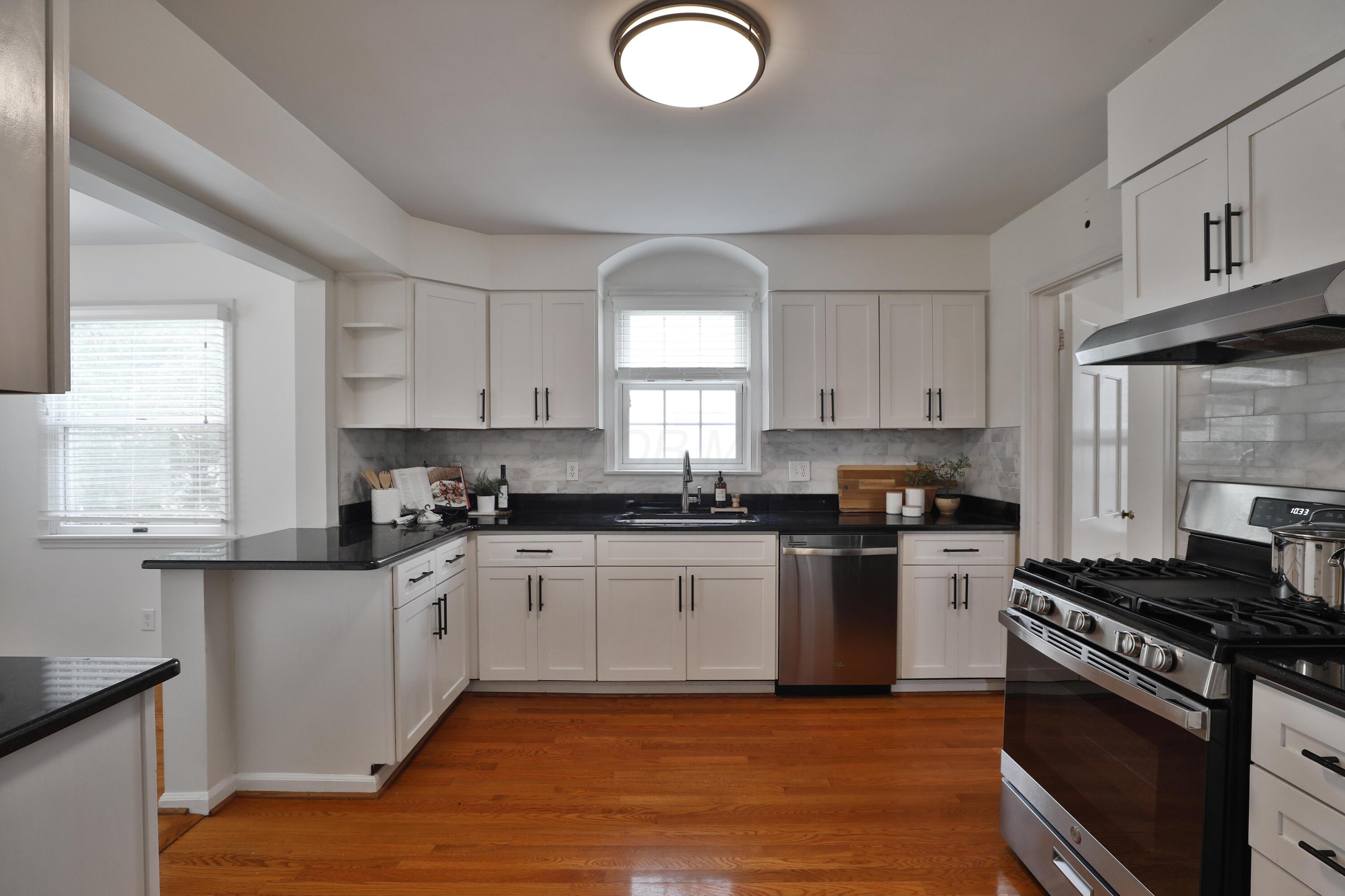 429 Arden Road Columbus, OH 43214 - Photo 15 of 49 Kitchen