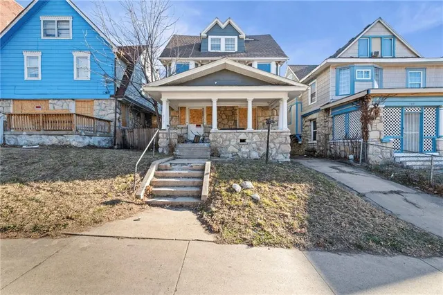 $77,000 | 917 Benton Boulevard, Kansas City, MO 64127
