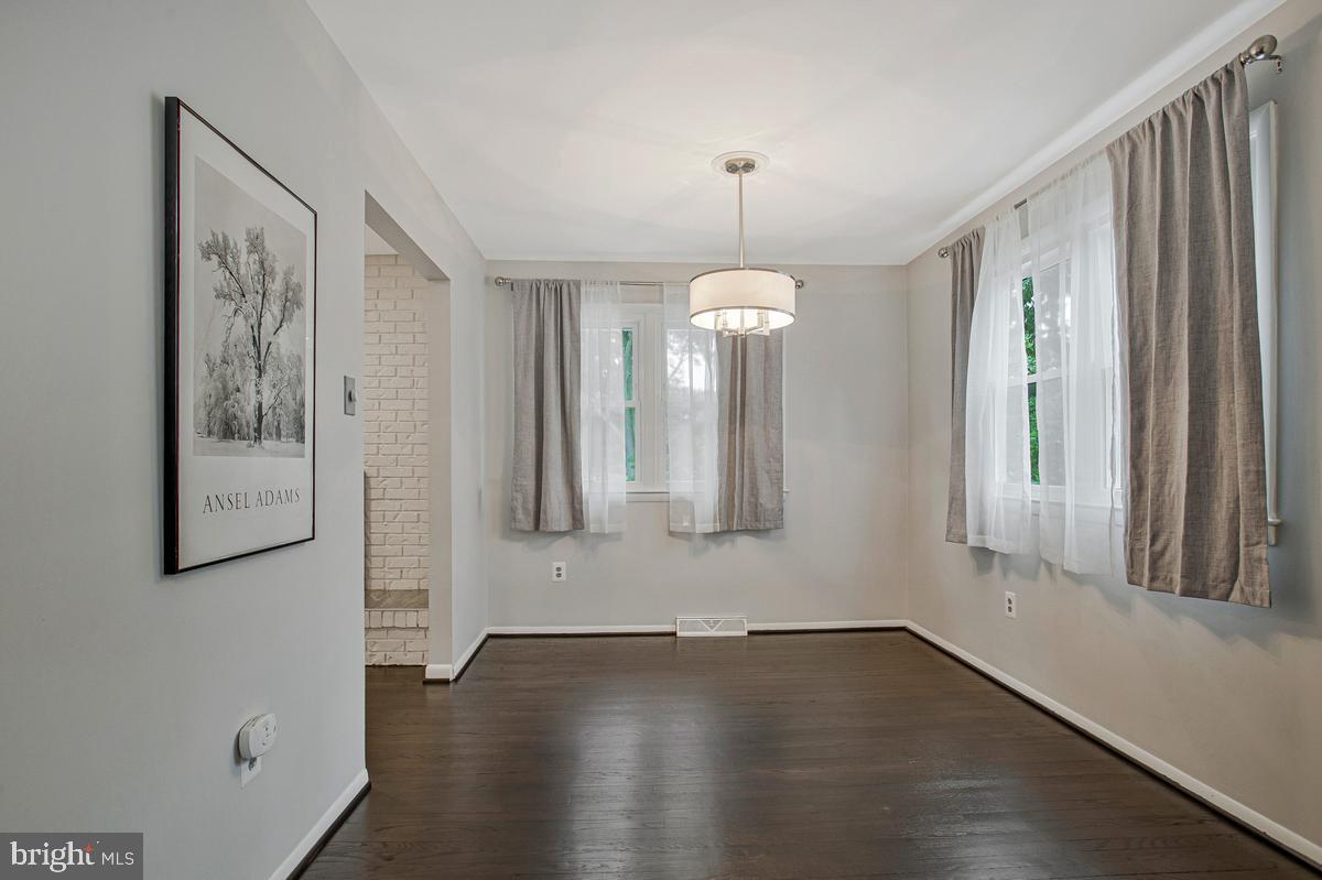 454 Manor Road Arnold, MD 21012 - Photo 7 of 36 Dining Room