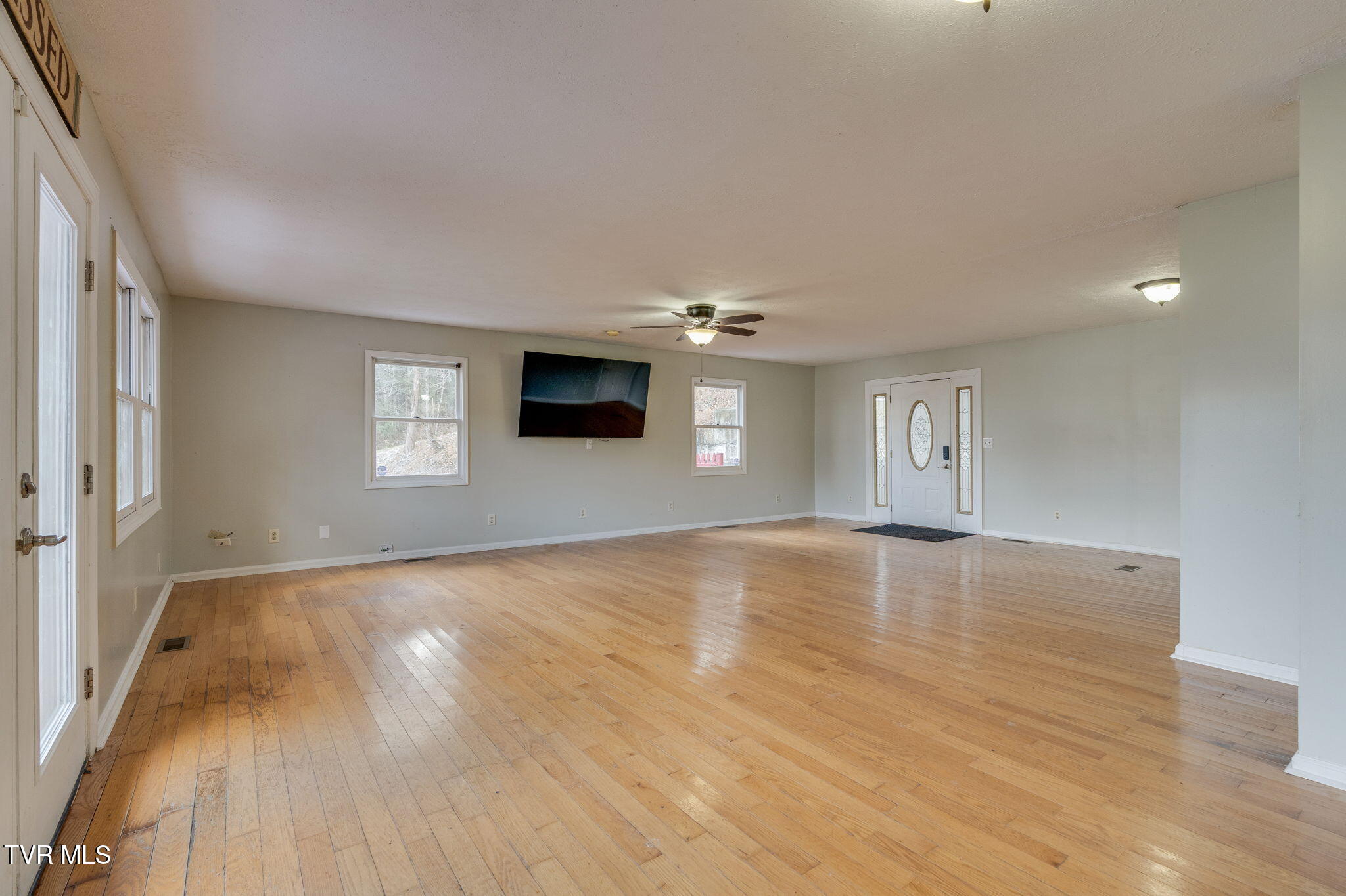 102 Brummett Road Unicoi, TN 37692 - Photo 5 of 40 003