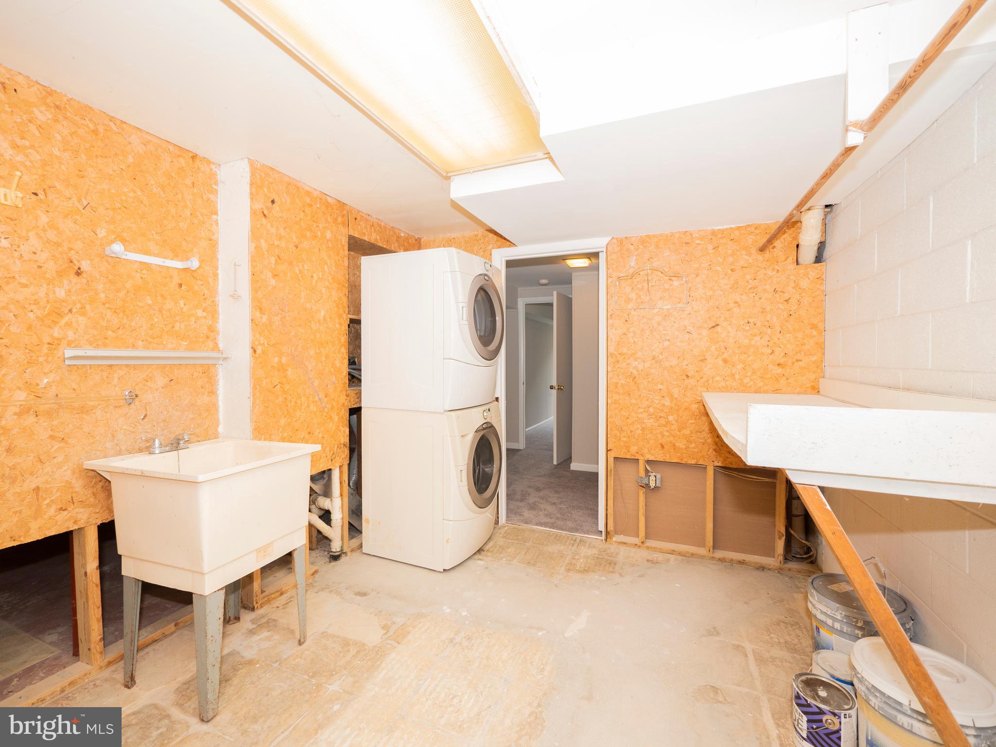 9125 Centerway Road Gaithersburg, MD 20879 - Photo 36 of 43 Lower Level - Laundry Room