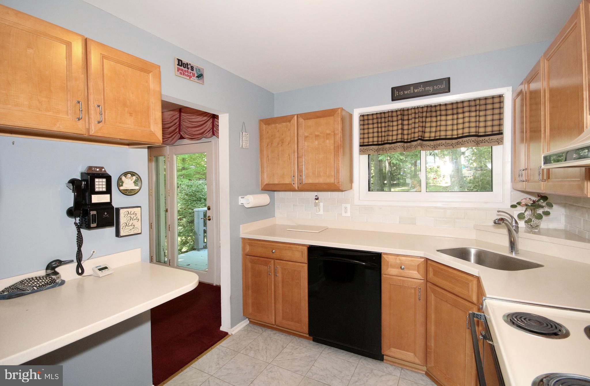 4208 Collier Road Fairfax, VA 22030 - Photo 5 of 30 Kitchen