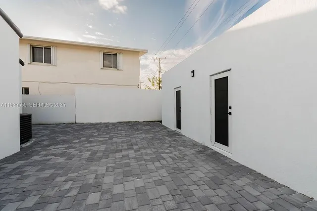 $989,900 | 2101 Southwest 16th Terrace, Miami, FL 33145