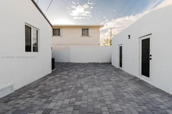 $989,900 | 2101 Southwest 16th Terrace, Miami, FL 33145