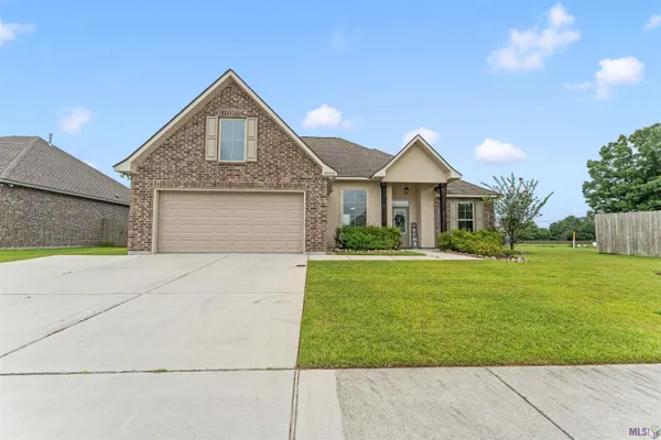$2,450 | 40053 Maddie Drive, Prairieville, LA 70769