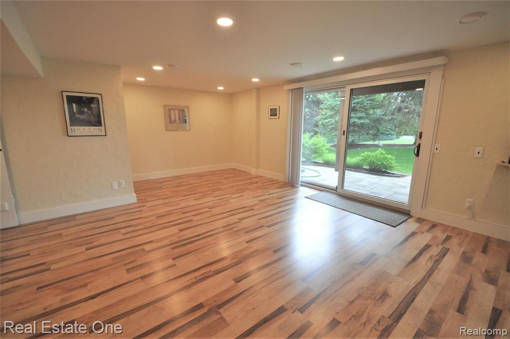 376 Willow Grove Lane, Unit 33 Rochester Hills, MI 48307 - Photo 27 of 44