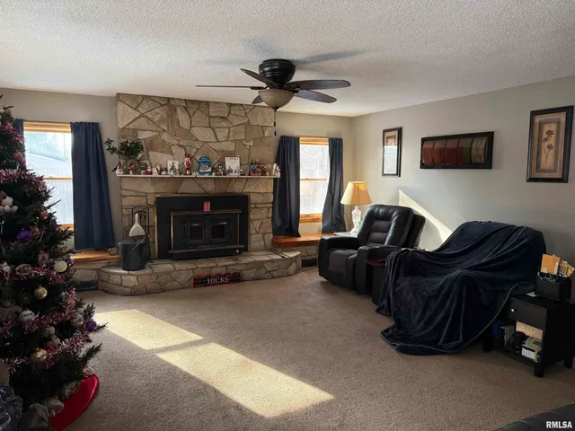 $79,900 | 2499 County Highway 3, Oquawka, IL 61469