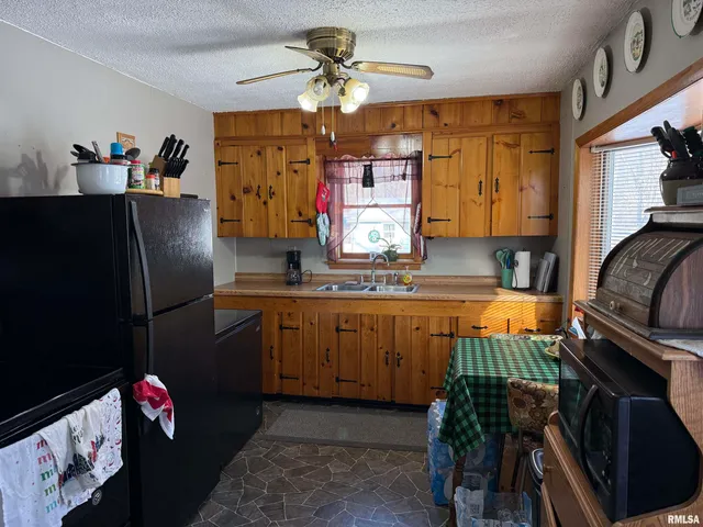 $79,900 | 2499 County Highway 3, Oquawka, IL 61469