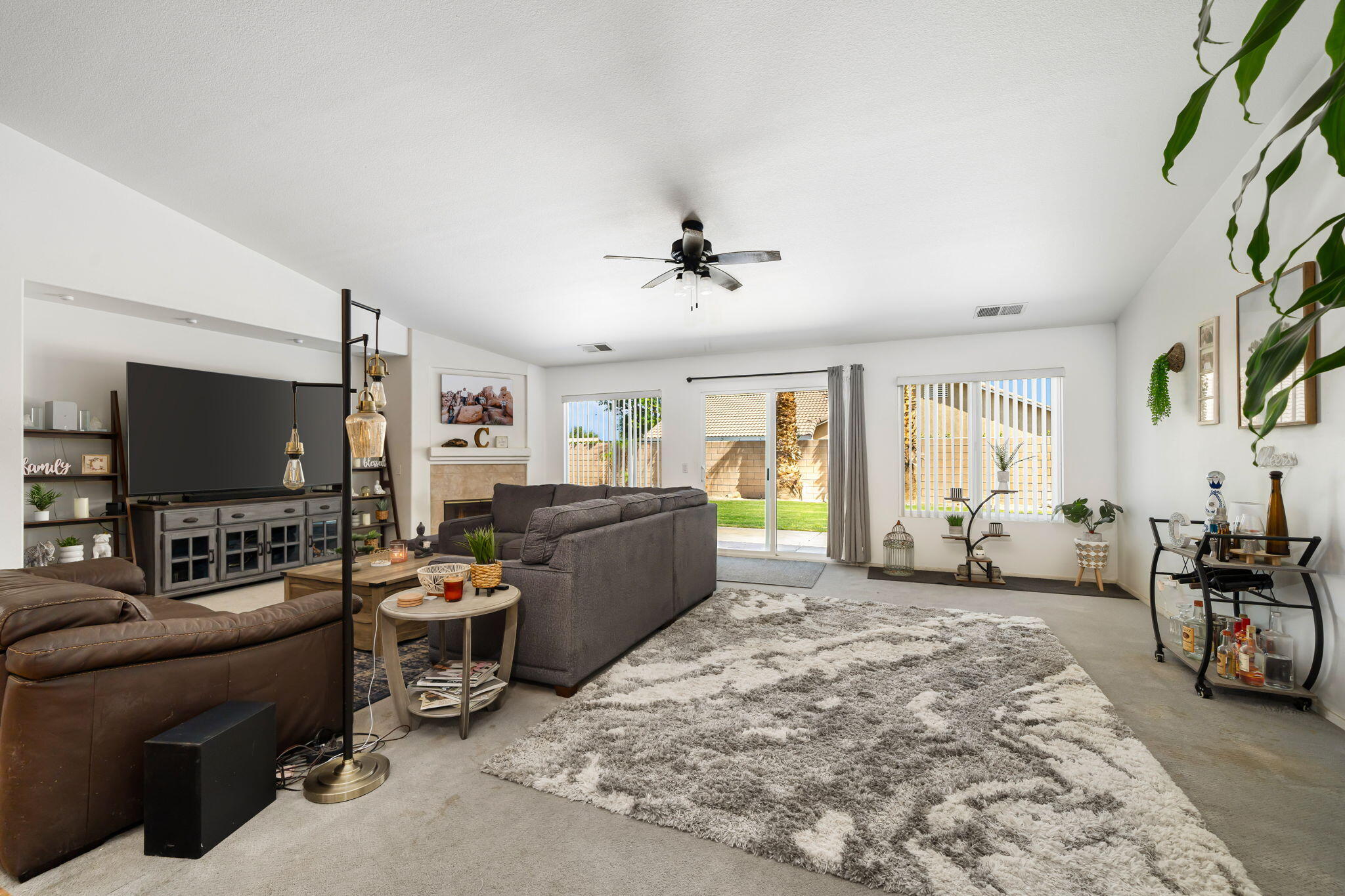 80664 Declaration Avenue Indio, CA 92201 - Photo 7 of 30 14-web-or-mls-AMDeclaration_OPMG_0426_01