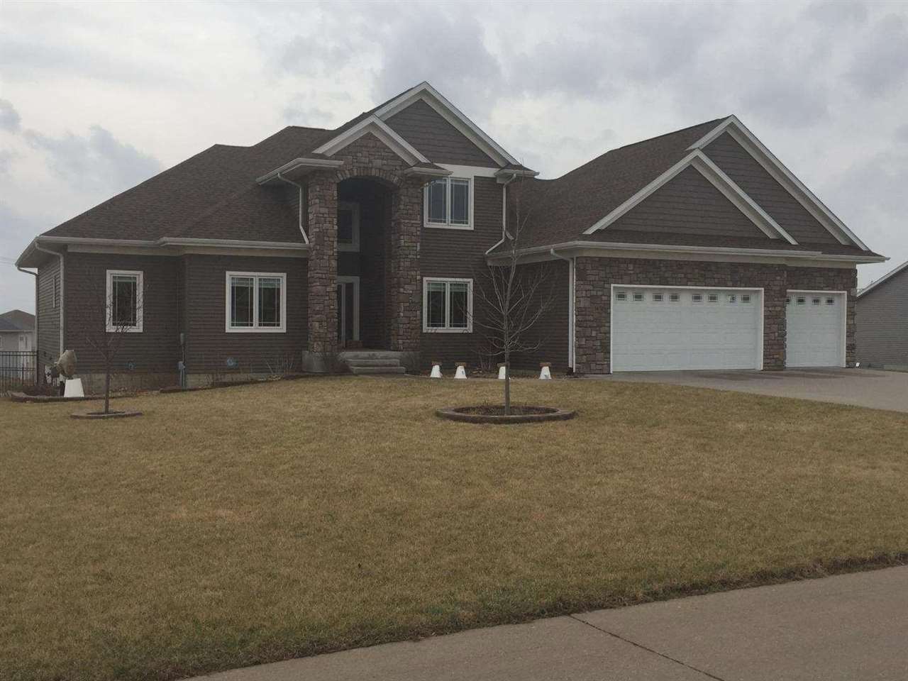 1474 Ridgeview Avenue West Liberty, IA 52776 - Photo 1 of 25 Gallery Image 1