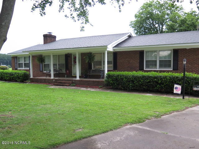 1060 Parker Memorial Road Clinton, NC 28328 - Photo 2 of 27 IMG_1381