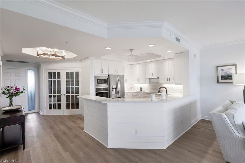 425 Cove Tower Drive, Unit 1003 Naples, FL 34110 - Photo 11 of 29