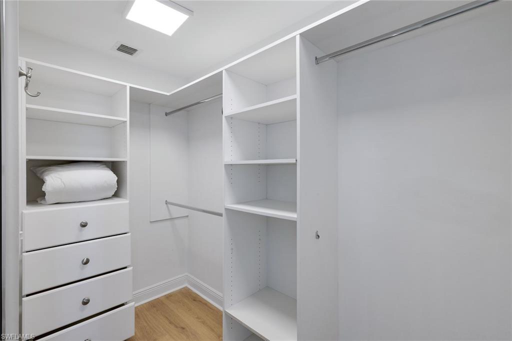 425 Cove Tower Drive, Unit 1003 Naples, FL 34110 - Photo 19 of 29