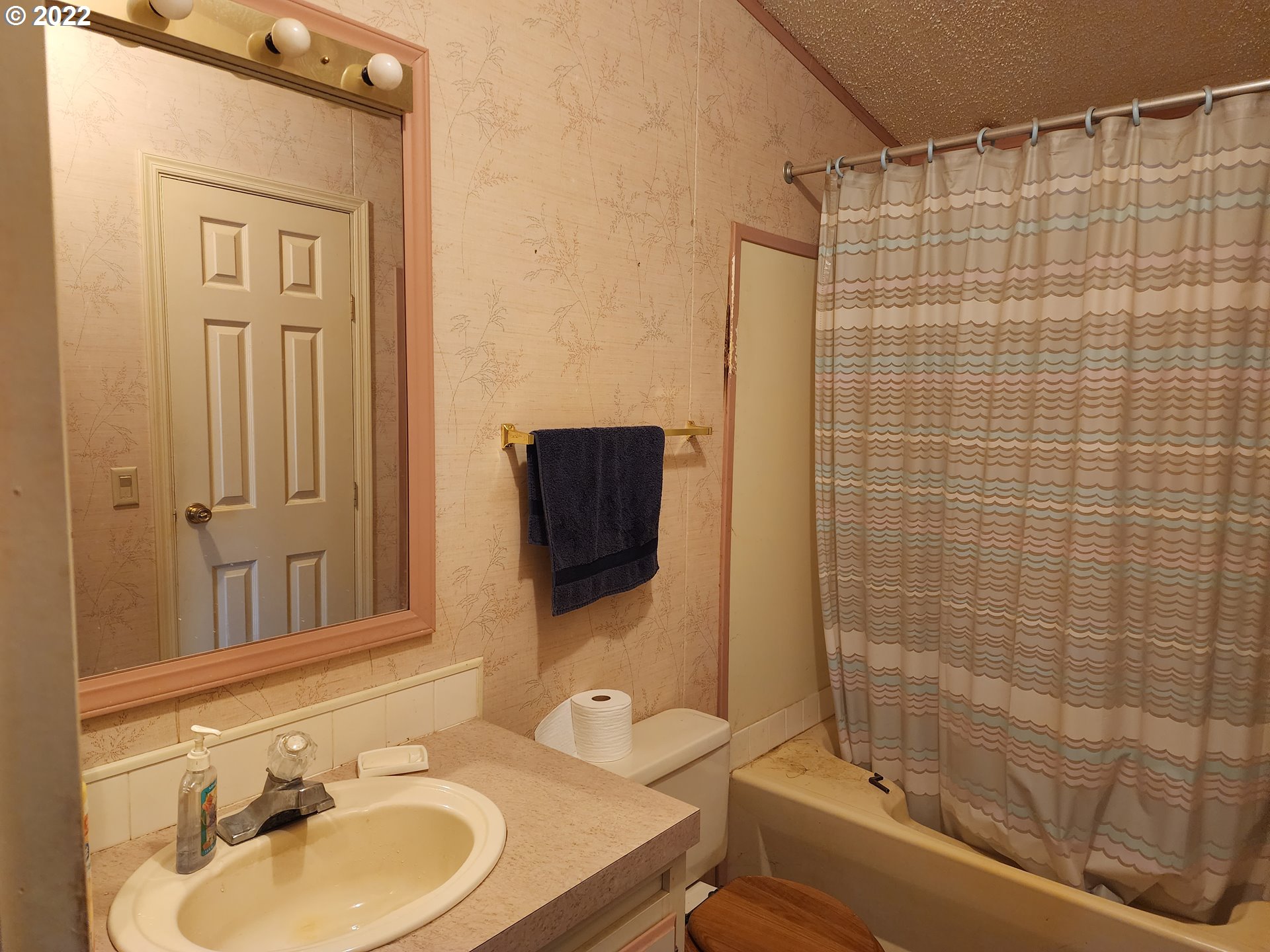 29745 Fox Hollow Road Eugene, OR 97405 - Photo 15 of 32 Gallery Image 15