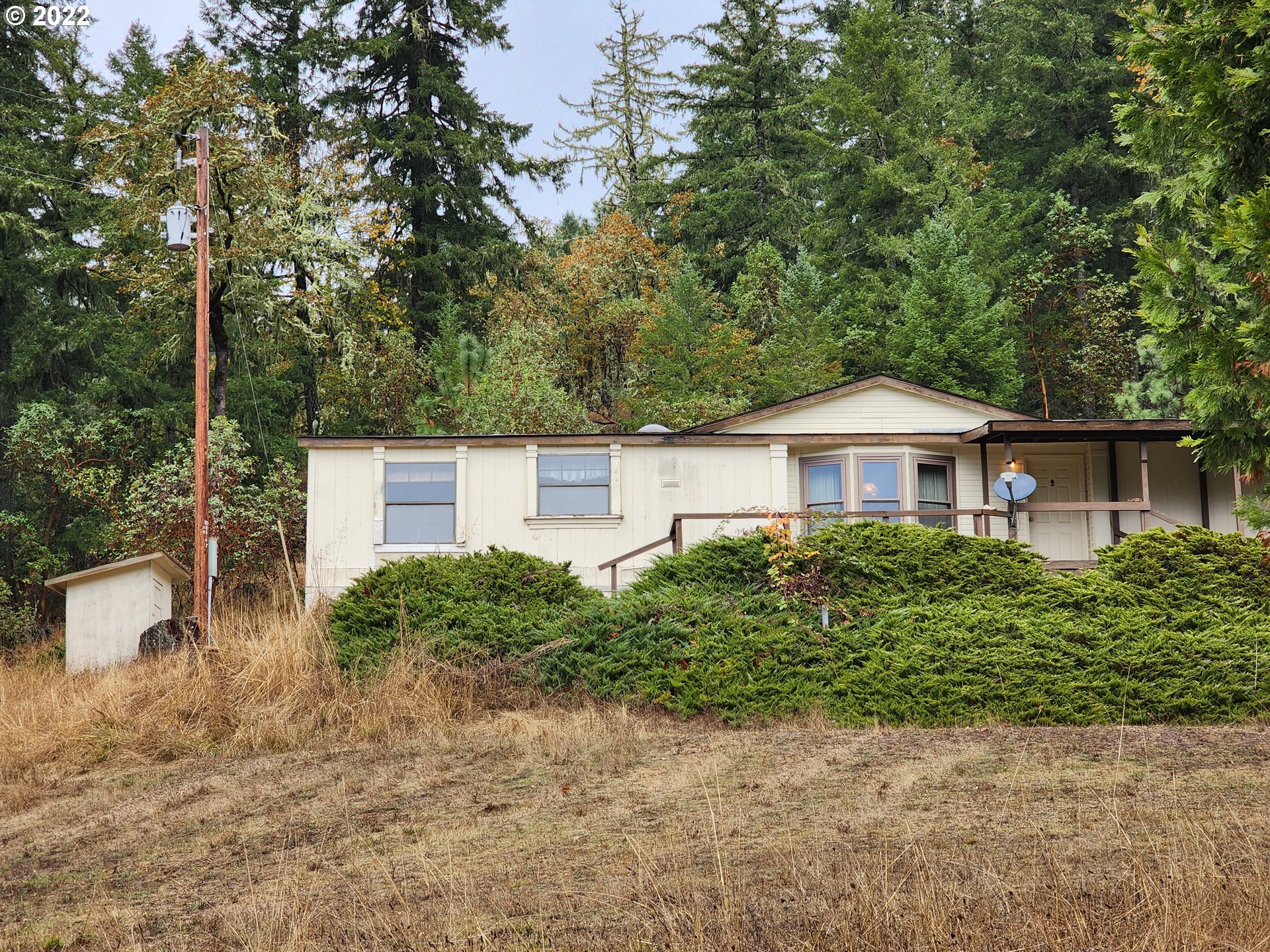 29745 Fox Hollow Road Eugene, OR 97405 - Photo 10 of 32 Gallery Image 10
