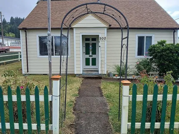 $419,000 | 500 7th Avenue, Sweet Home, OR 97386