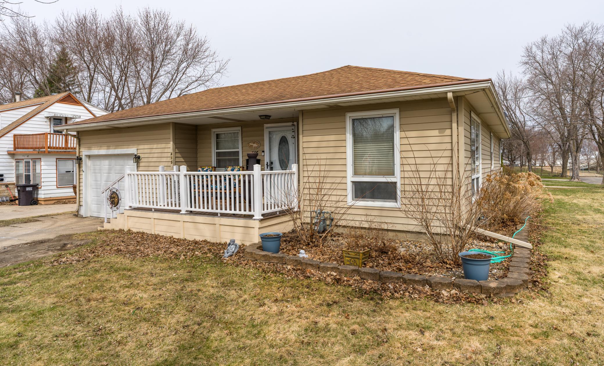 415 East Hawthorne Street Albert Lea, MN 56007 - Photo 1 of 30