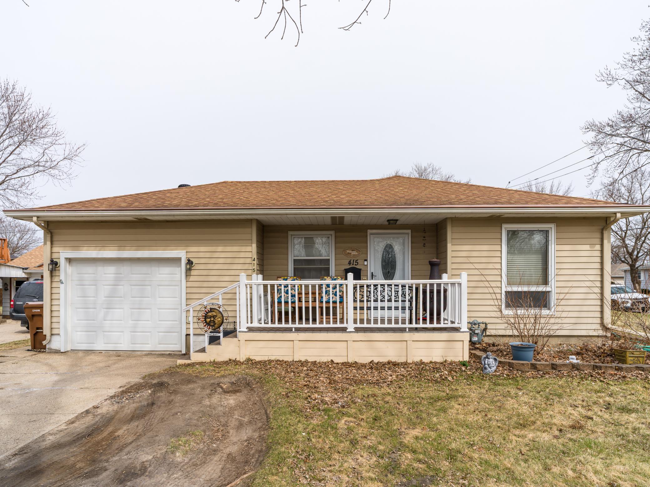 415 East Hawthorne Street Albert Lea, MN 56007 - Photo 3 of 30