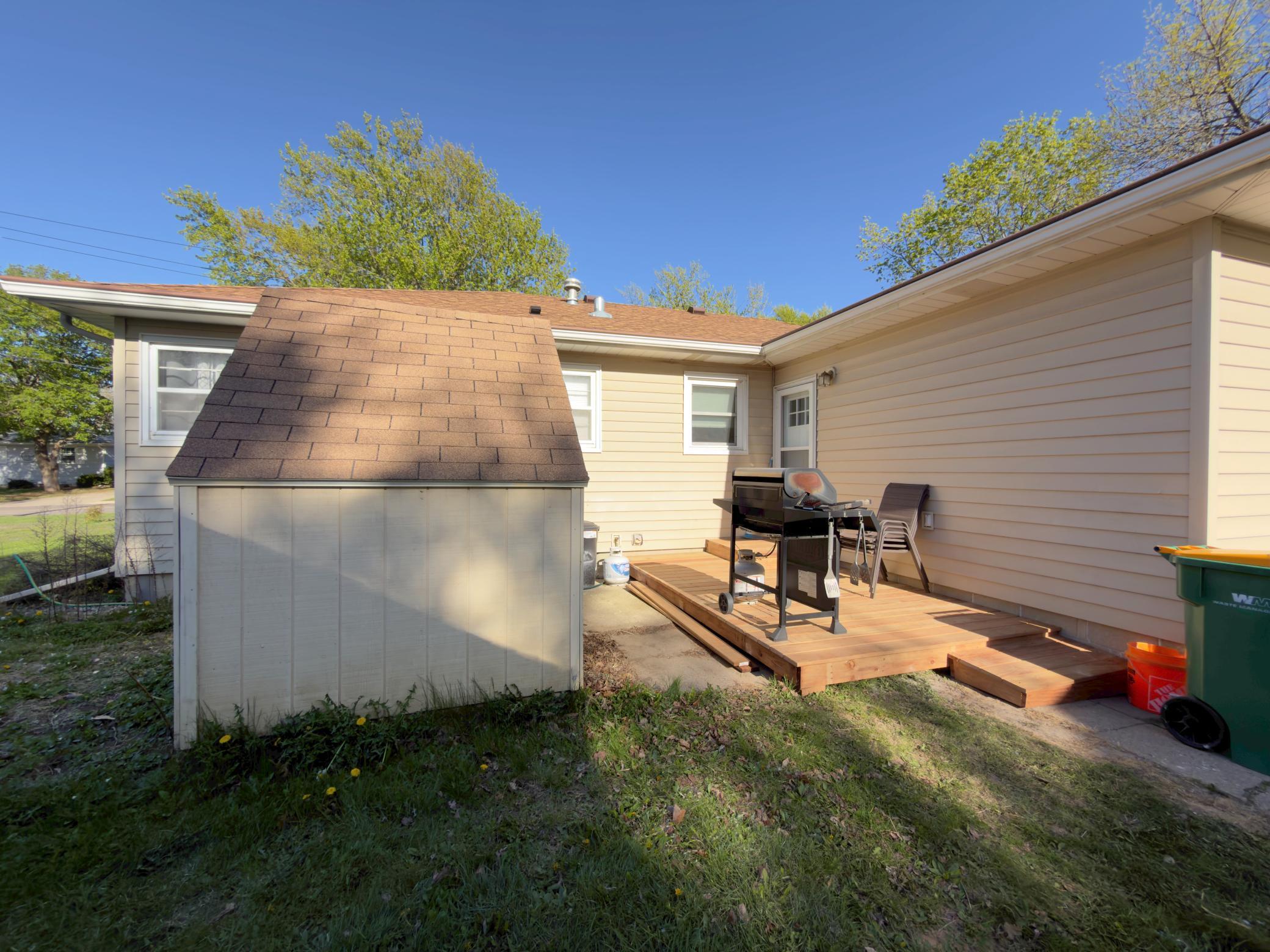 415 East Hawthorne Street Albert Lea, MN 56007 - Photo 5 of 30