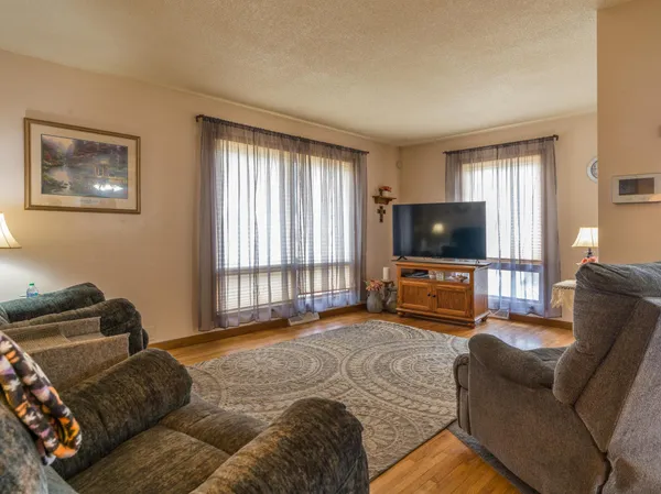 $189,900 | 415 East Hawthorne Street, Albert Lea, MN 56007