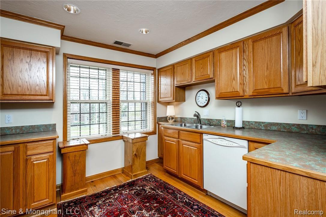 315 Washington Road Grosse Pointe, MI 48230 - Photo 67 of 99 315 Washington S064.jpg
