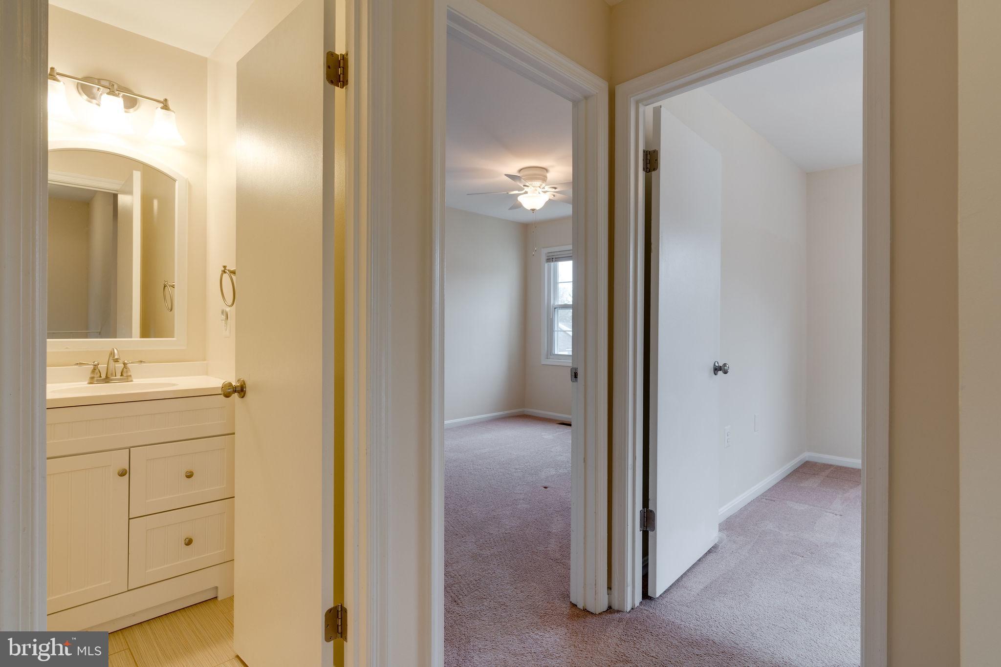 6032 Selwood Place Springfield, VA 22152 - Photo 20 of 42 Upstairs hallway.