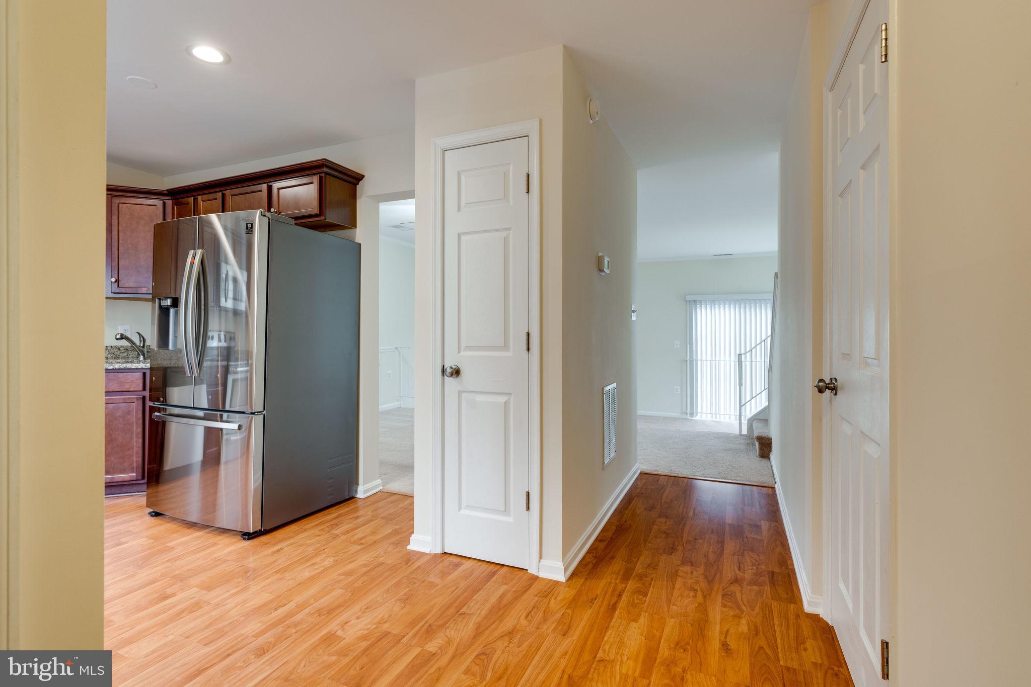 6032 Selwood Place Springfield, VA 22152 - Photo 3 of 42 Foyer view.