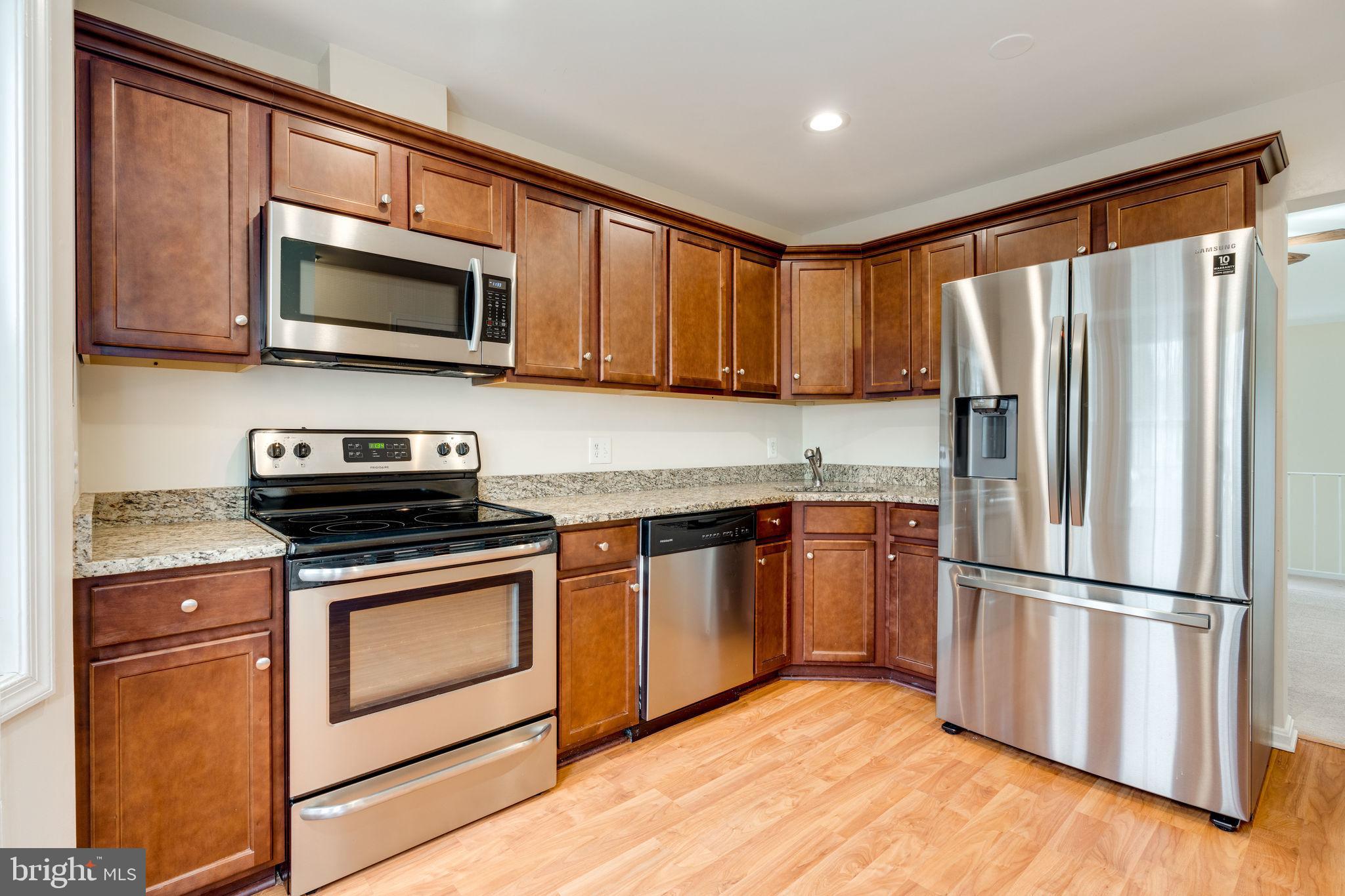 6032 Selwood Place Springfield, VA 22152 - Photo 10 of 42 Brand new refrigerator.