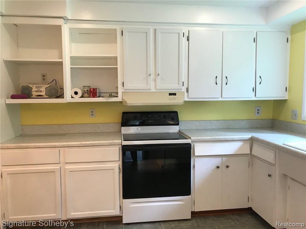 28512 Quail Hollow Road Farmington Hills, MI 48331 - Photo 8 of 28