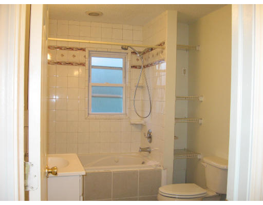 29 Mazarin Street Springfield, MA 01151 - Photo 4 of 5