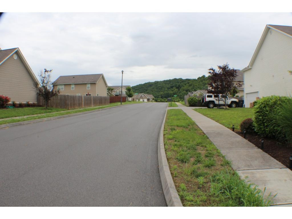 1916 Red Maple Road, Unit 34 Kingsport, TN 37664 - Photo 5 of 9 Photo 5