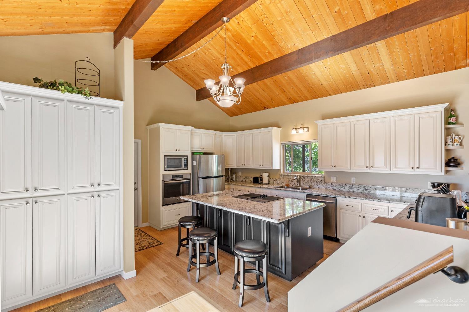 25400 Bear Valley Road Tehachapi, CA 93561 - Photo 13 of 50 Gallery Image 13