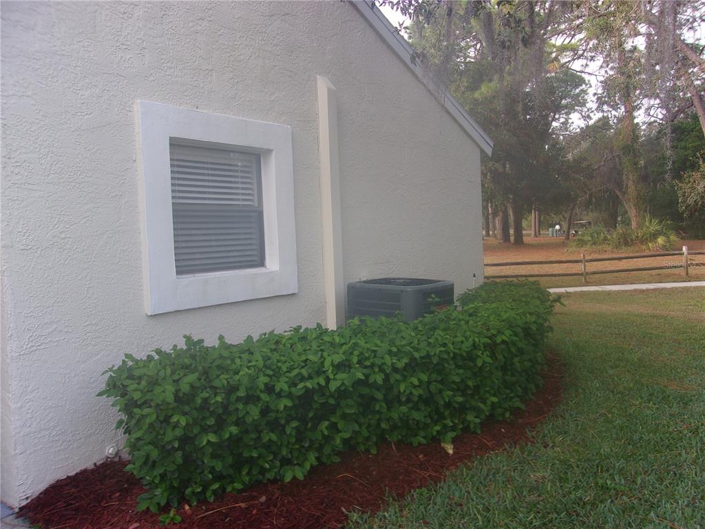 9410 Nakoma Way, Unit H Weeki Wachee, FL 34613 - Photo 3 of 33