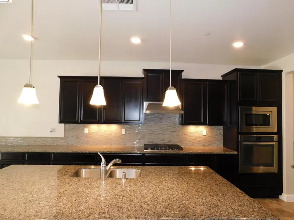 $828,000 | 1090 Lavender Street, Manteca, CA 95337