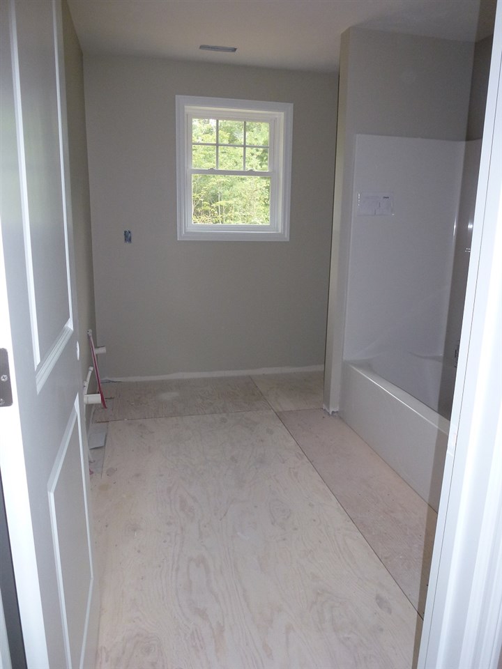 88 Adams Road, Unit 901 Londonderry, NH 03053 - Photo 26 of 30 Gallery Image 26